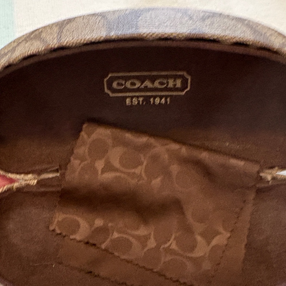 Coach Tortoise ‘Kissing C’ Women's Sunglasses. NWOT w/ case - Picture 2 of 6